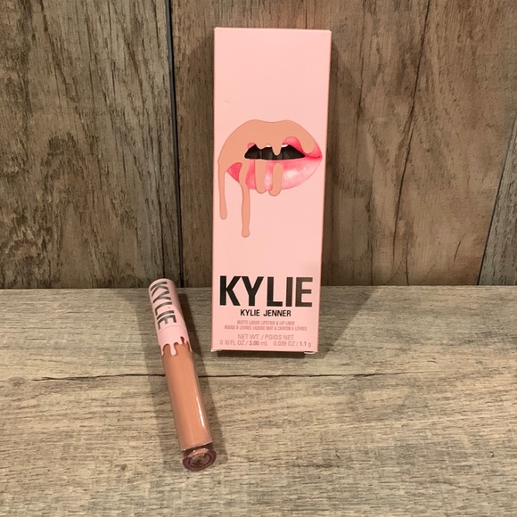 Kylie Matte Liquid Lipstick BARE
